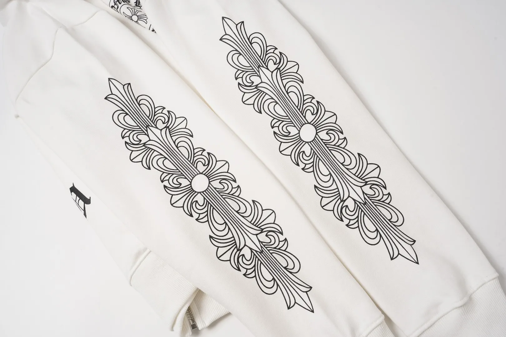 8615 8615chromehearts （ ）. 。 。1：1 。 Black White S Xl。